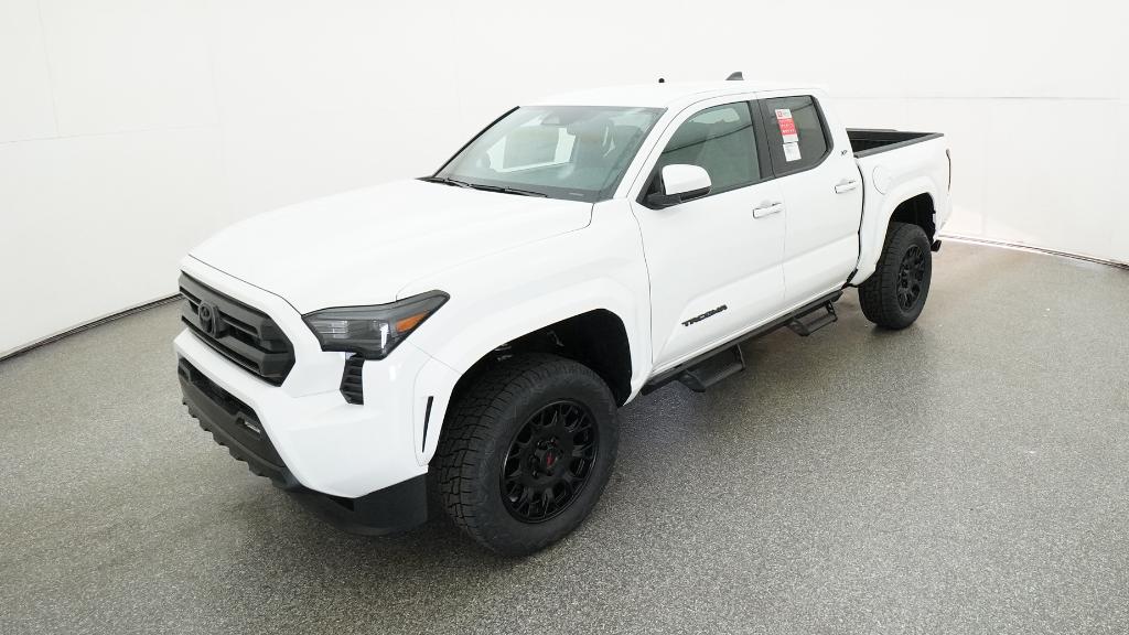 2025 Toyota Tacoma SR5's photo