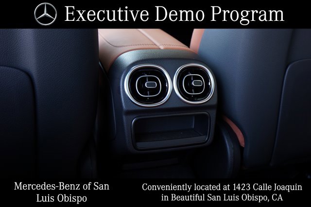 2025 Mercedes Benz C 300 photo 21
