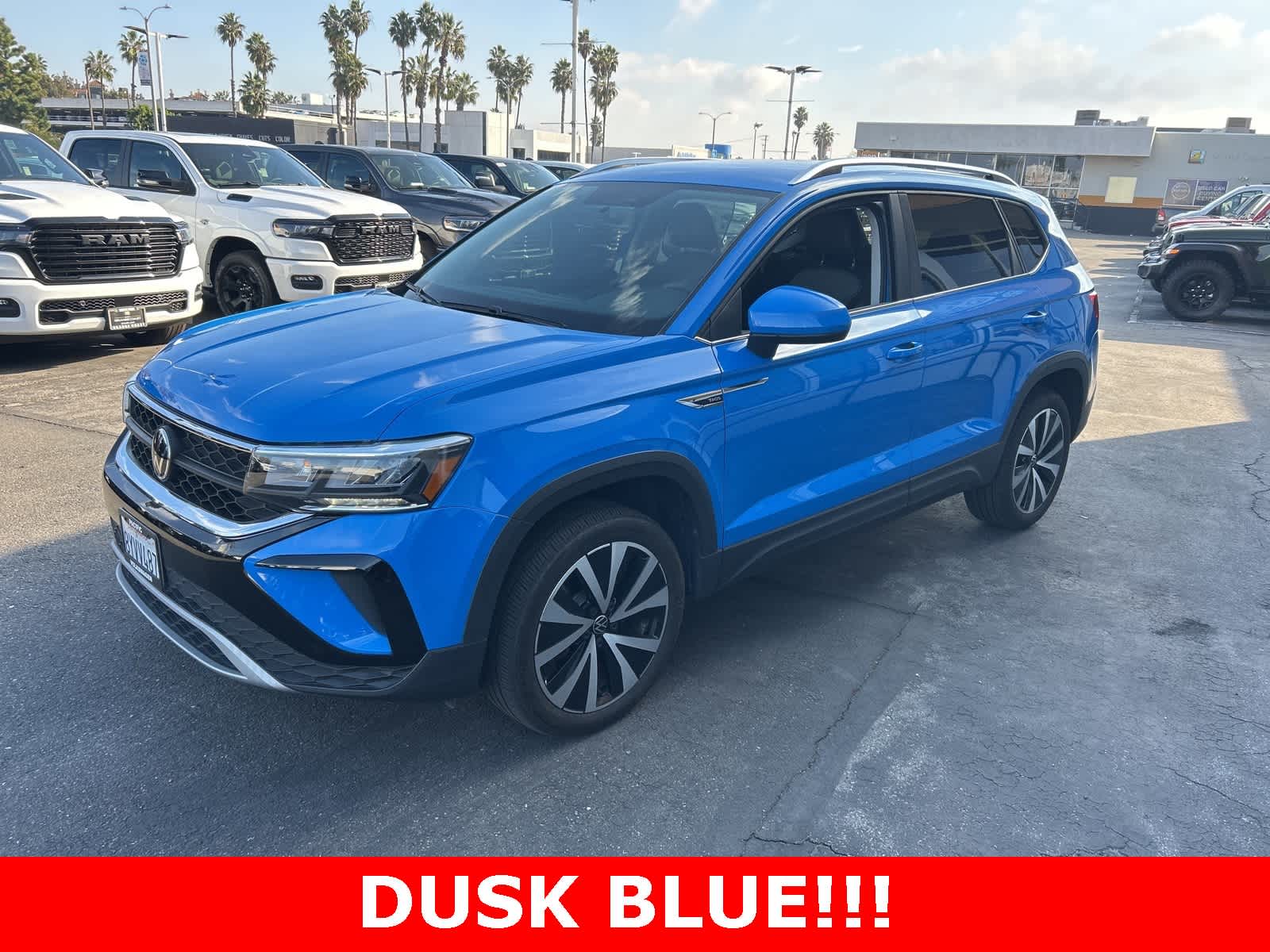 2022 Volkswagen Taos SE's photo