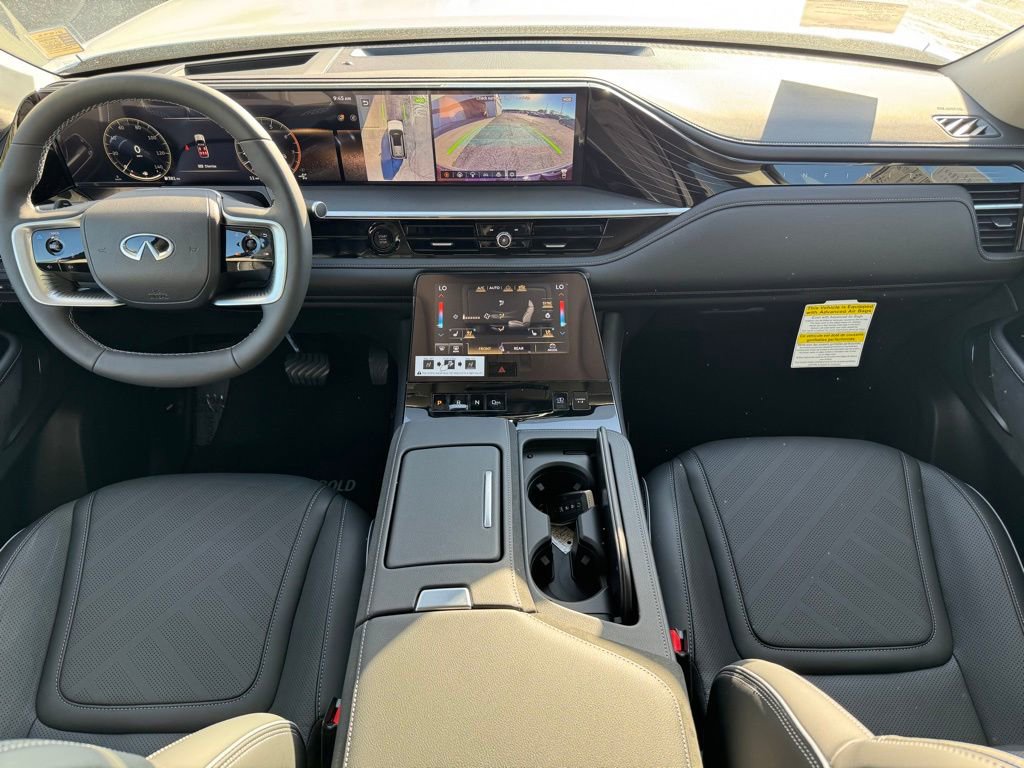 2026 Infiniti QX80 Luxe photo 7