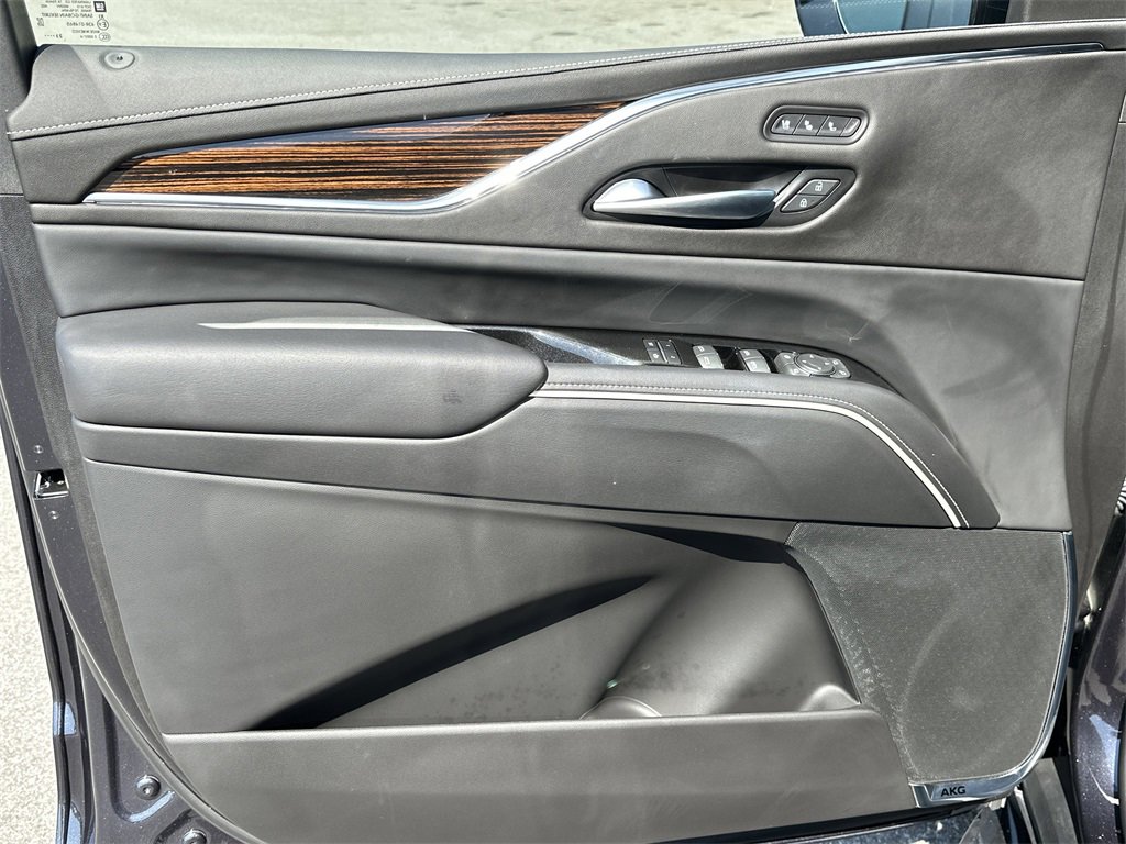 2023 Cadillac Escalade ESV Premium Luxury photo 9