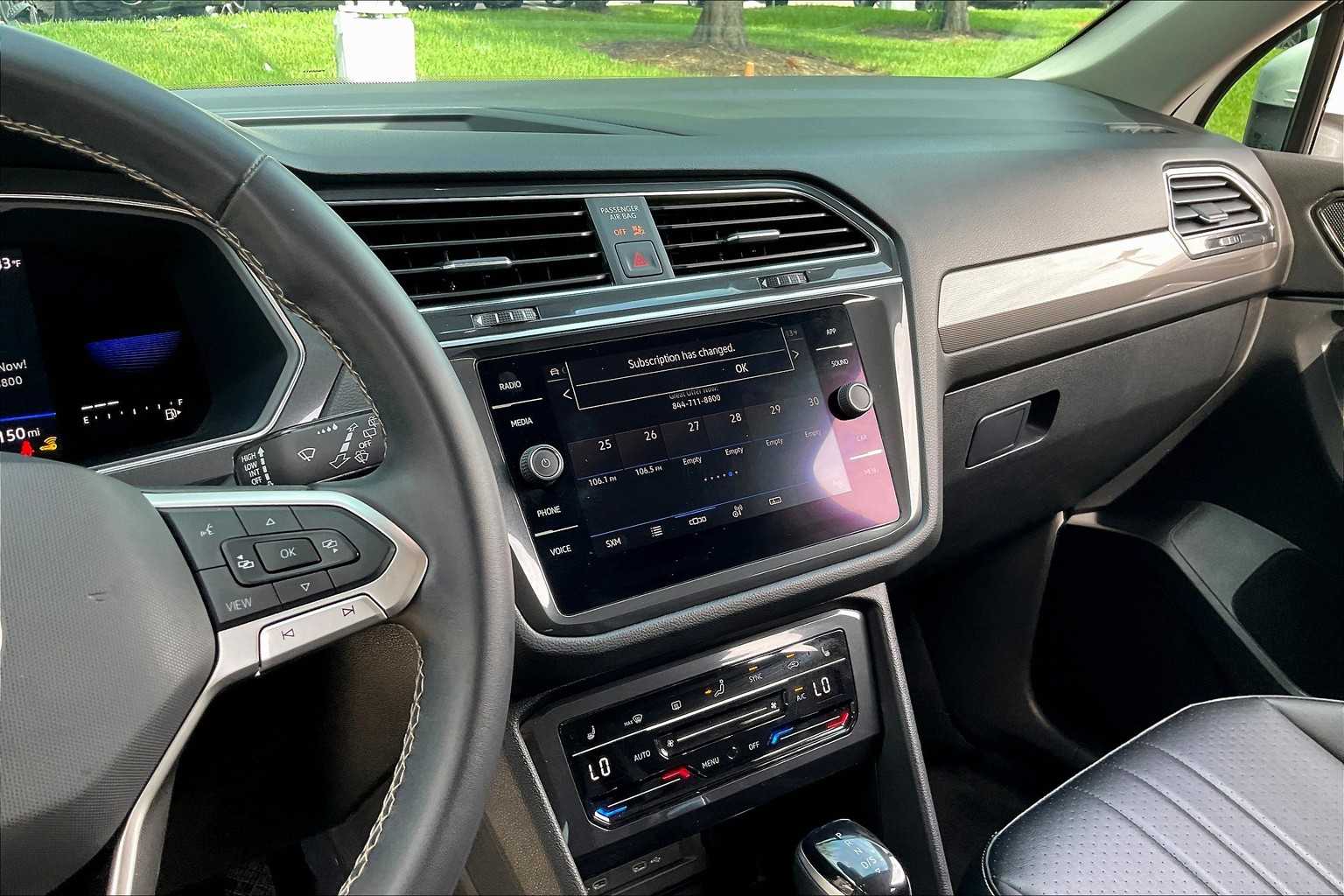 2022 Volkswagen Tiguan SE photo 9