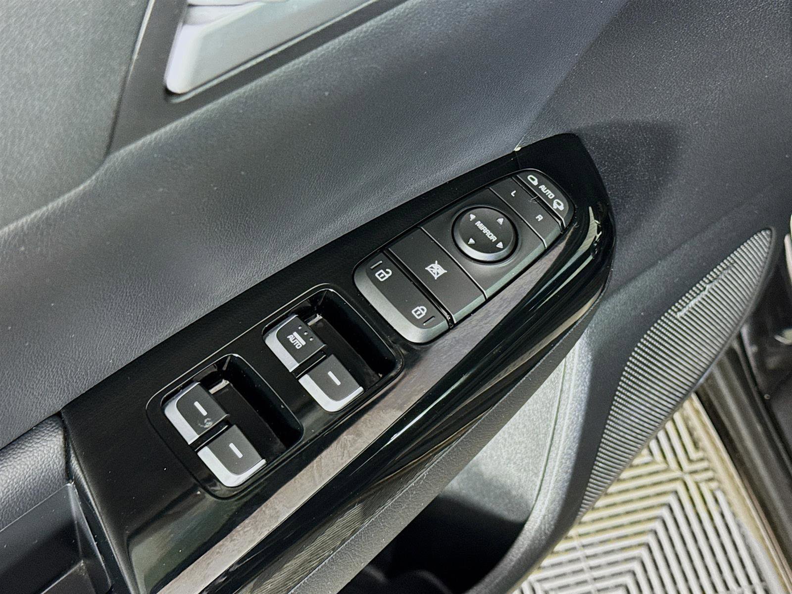 2020 Kia Sportage SX Turbo photo 18