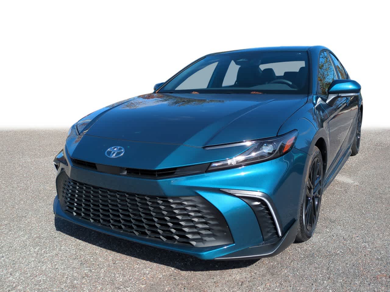 2025 Toyota Camry SE's photo