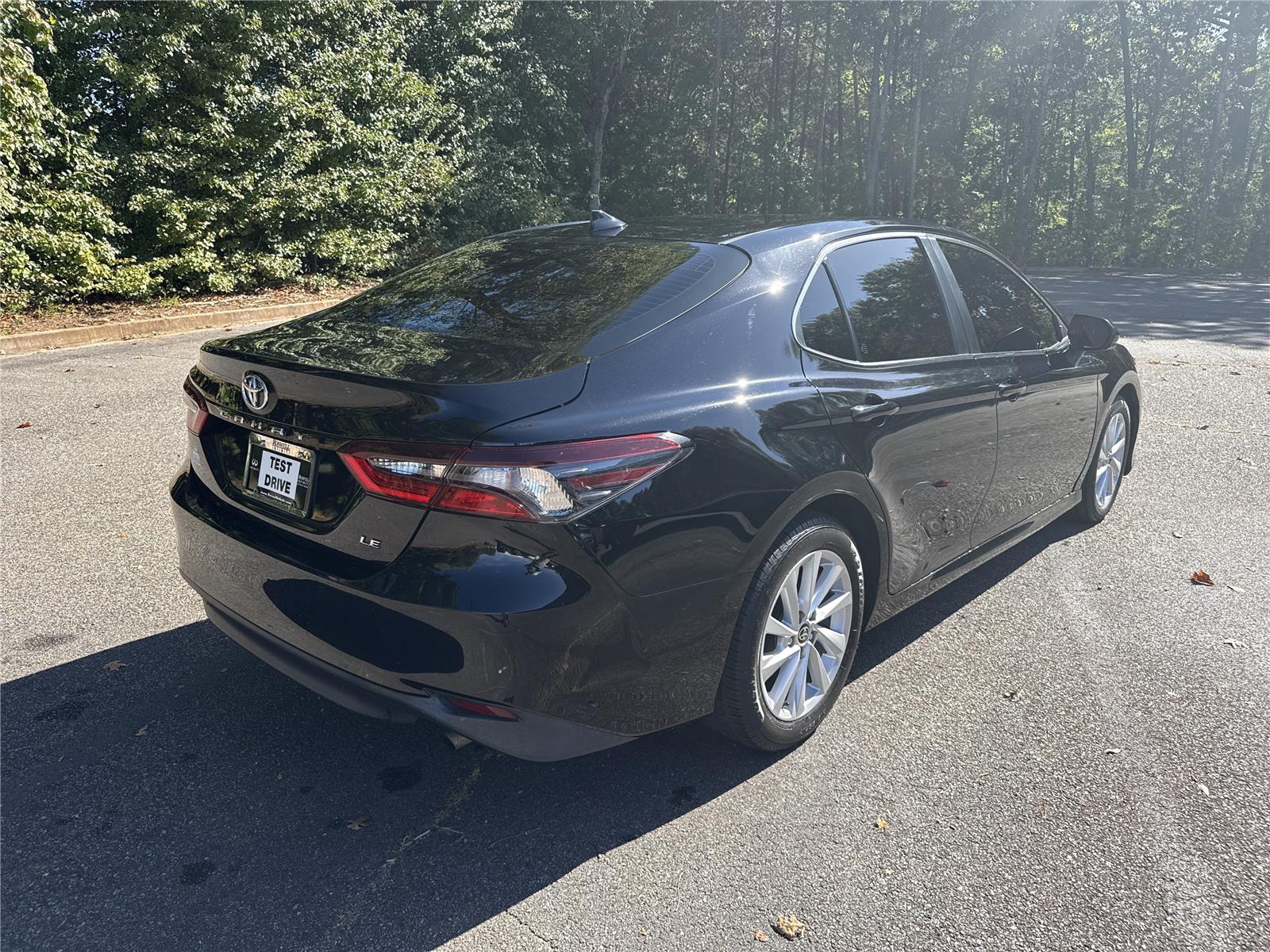 2022 Toyota Camry LE photo 4