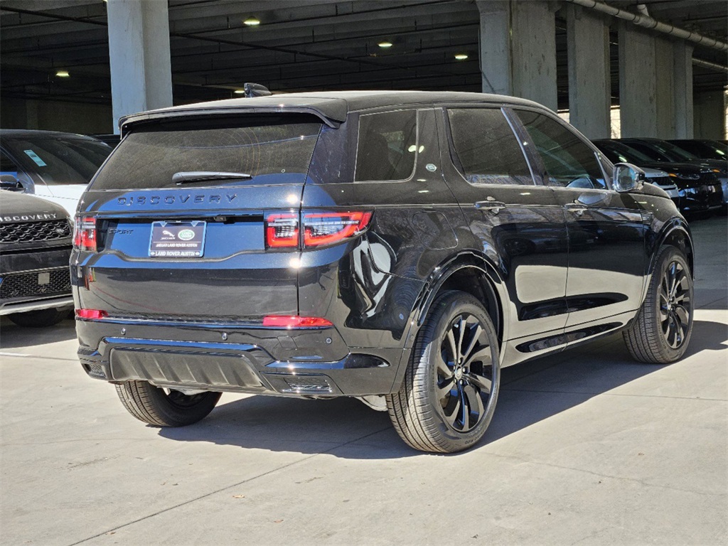 2025 Land Rover Discovery Sport SE photo 4