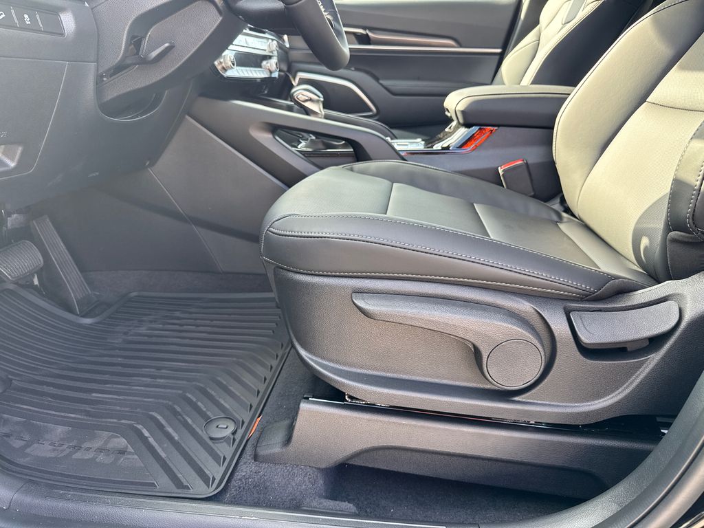 2025 Kia Telluride LX photo 10