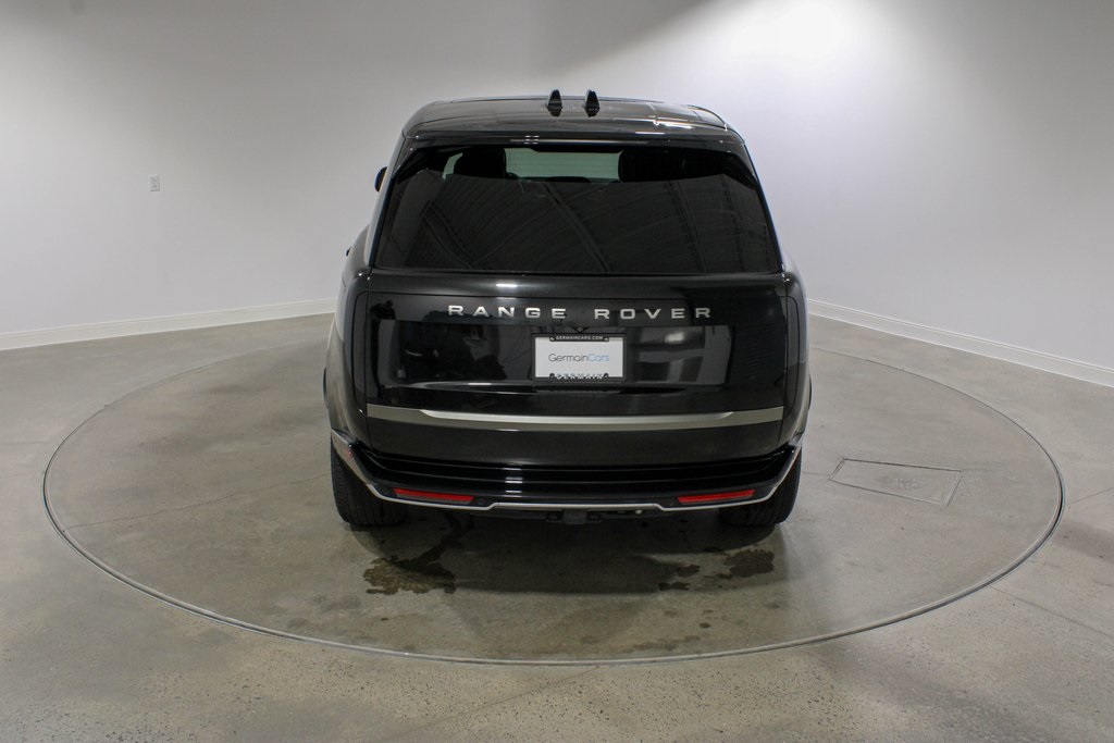 2024 Land Rover Range Rover SE photo 4
