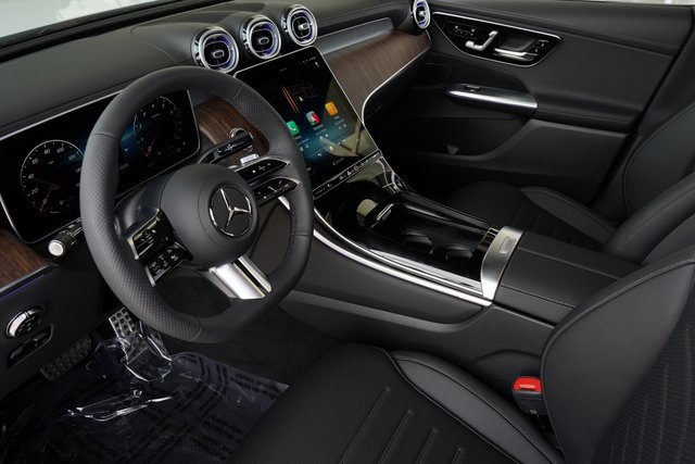 2025 Mercedes Benz GLC 300 4MATIC photo 2
