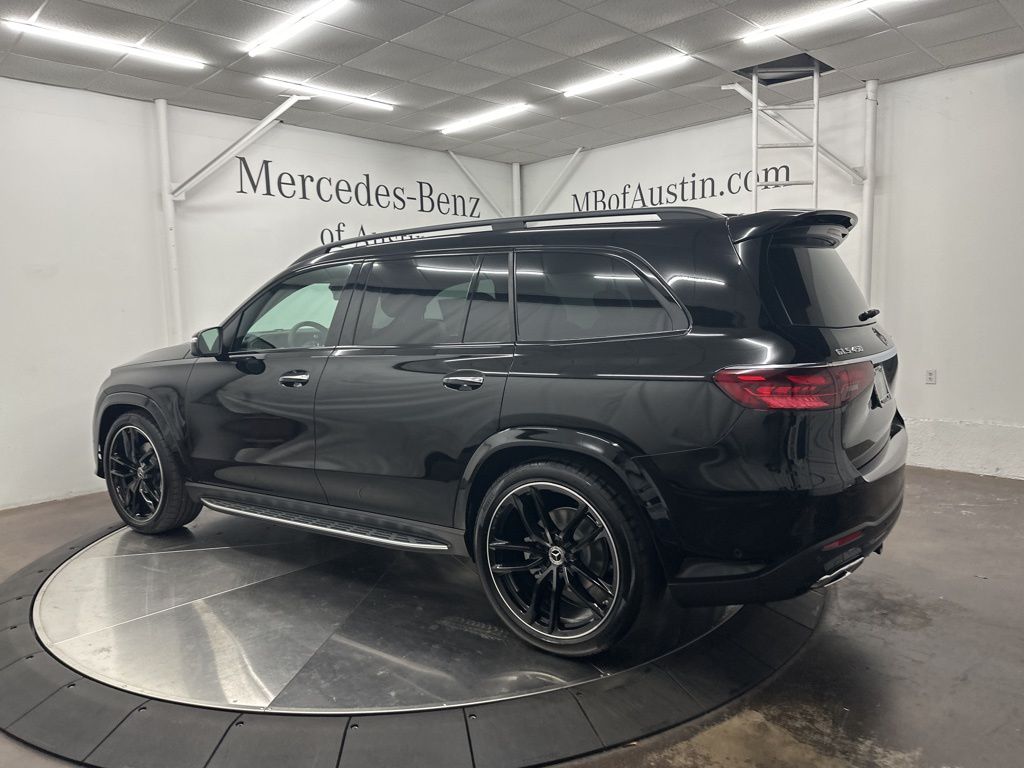 2026 Mercedes Benz GLS 450 4MATIC photo 4