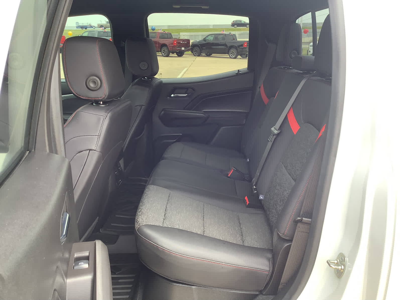 2024 Chevrolet Colorado Z71 photo 14
