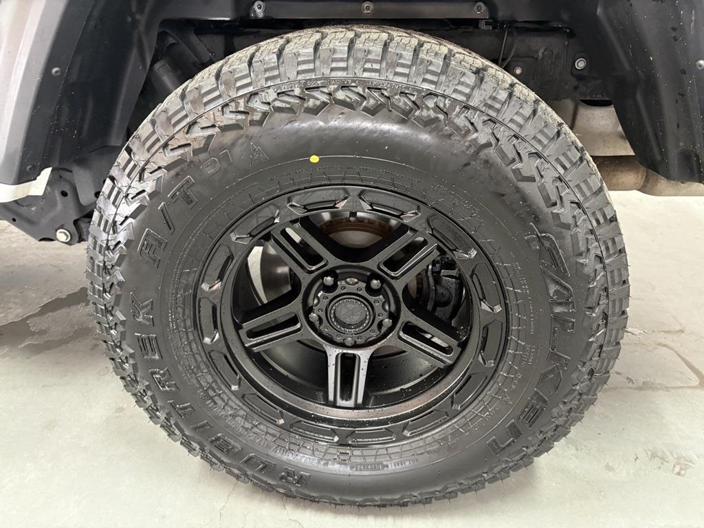 2023 Jeep Gladiator Sport photo 4