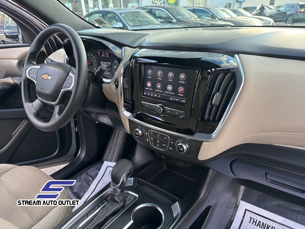 2023 Chevrolet Traverse LS photo 32