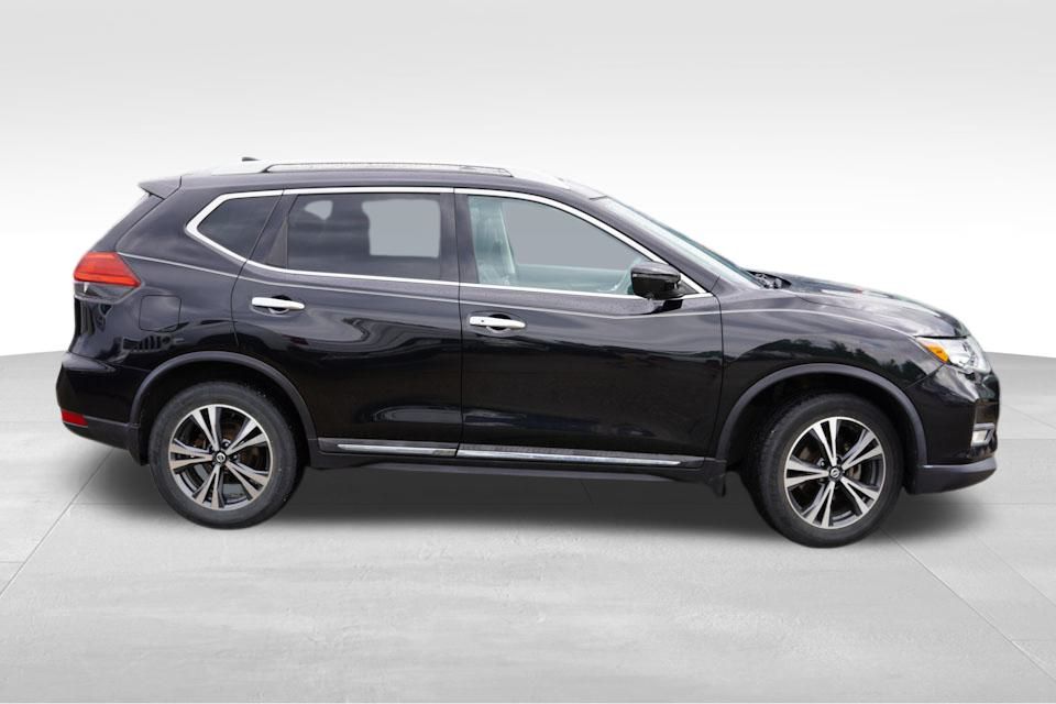 2017 Nissan Rogue SL AWD photo 2