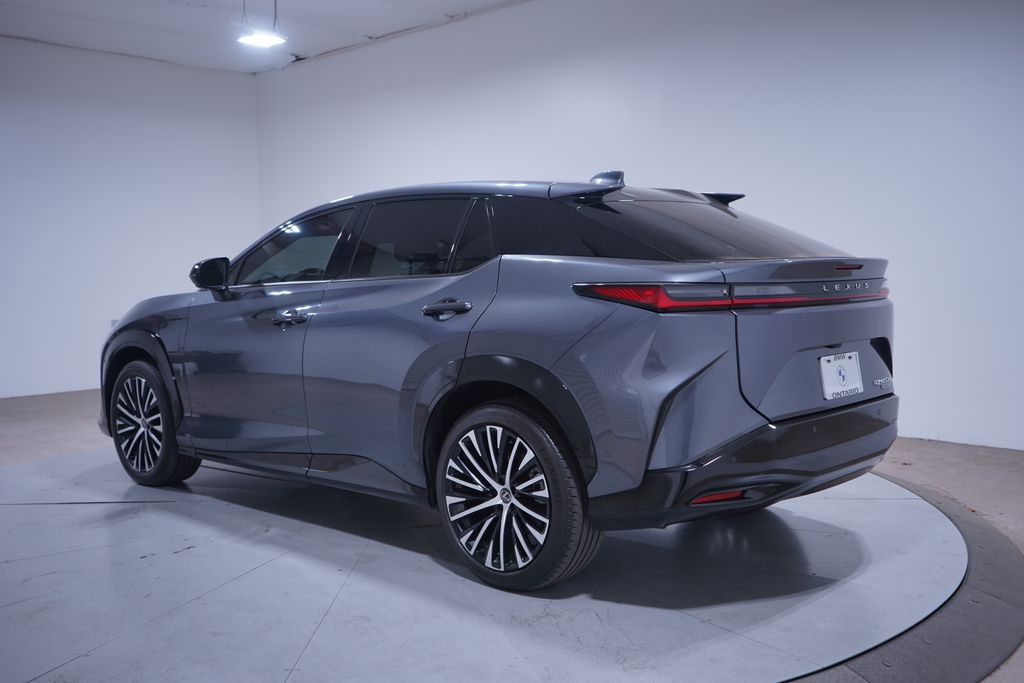 2023 Lexus RZ 450e Luxury photo 3