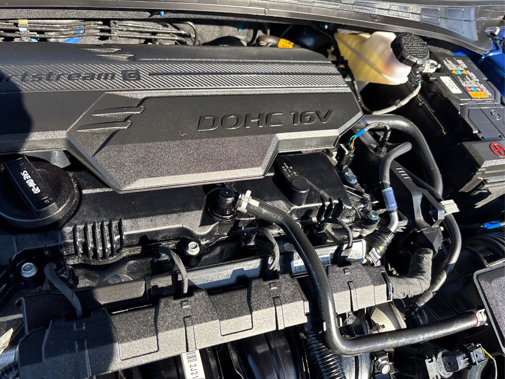 2024 Hyundai Elantra SE photo 12