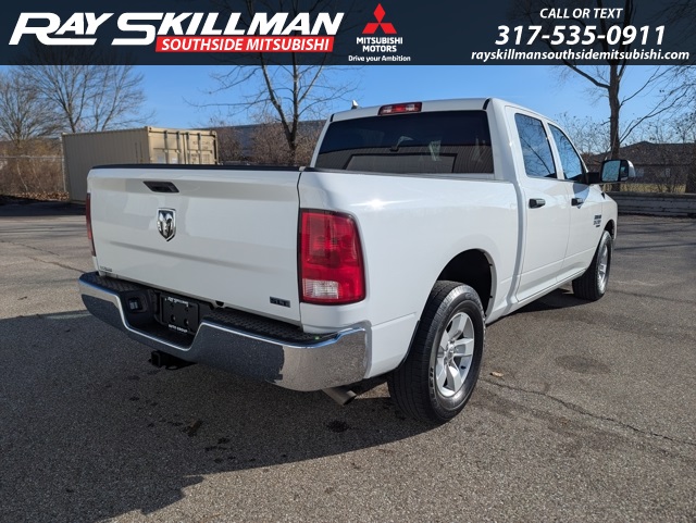 2023 Ram 1500 Classic SLT photo 4