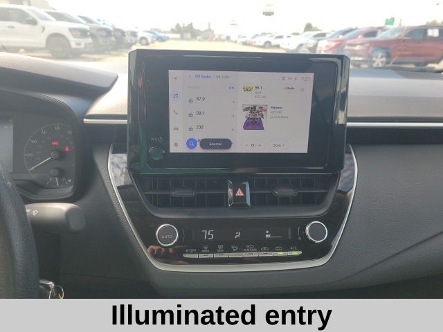 2023 Toyota Corolla LE photo 3