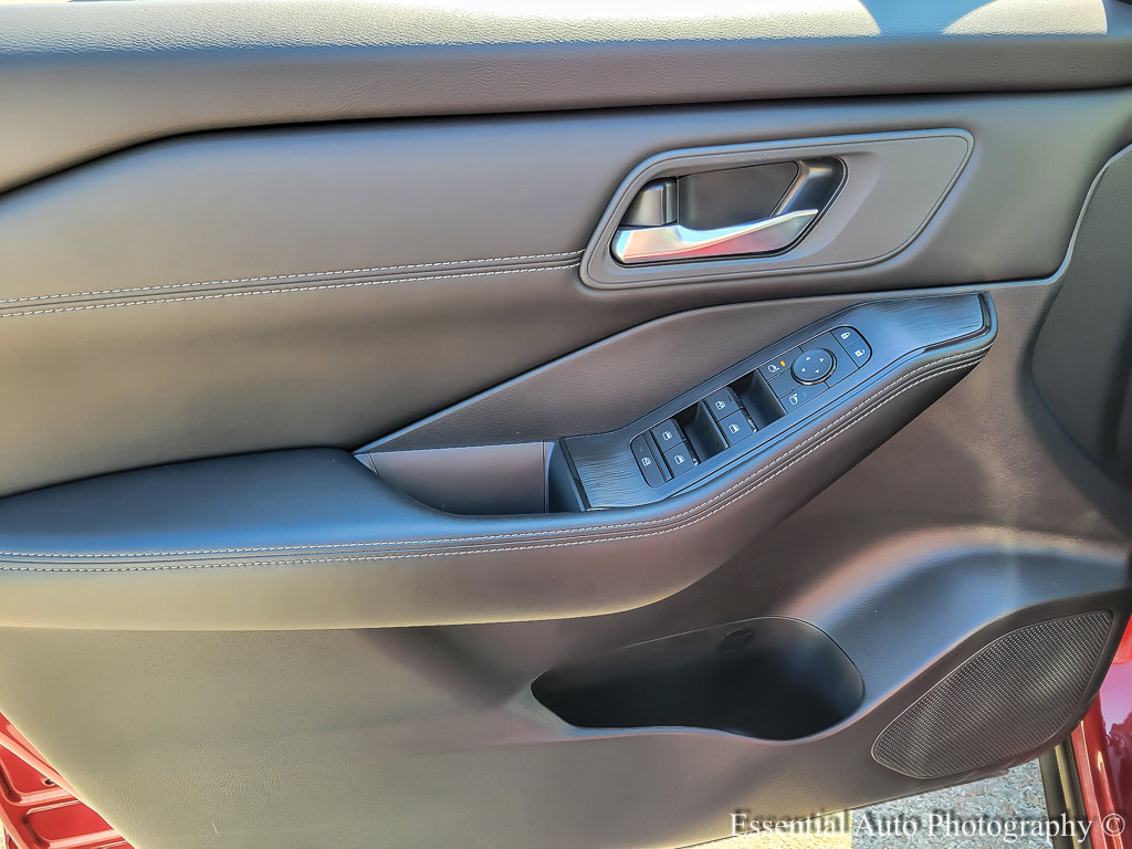 2024 NISSAN ROGUE - Image 18