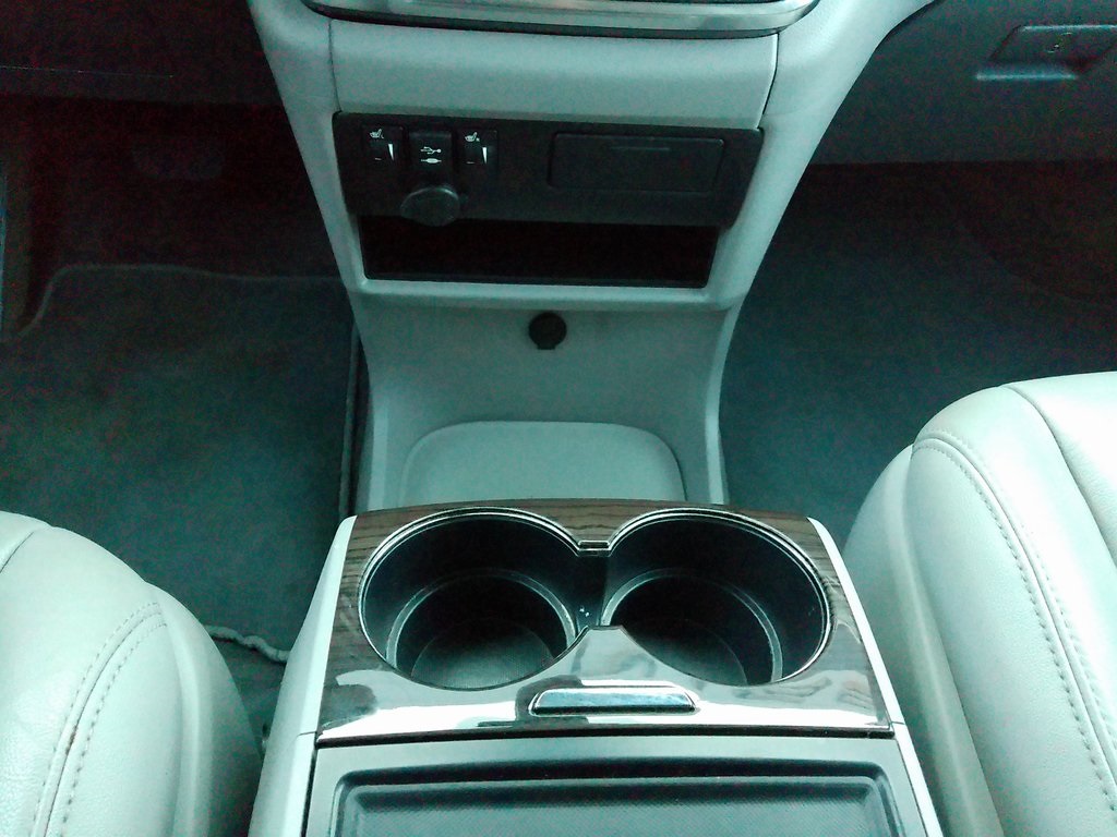 2018 Toyota Sienna XLE photo 34