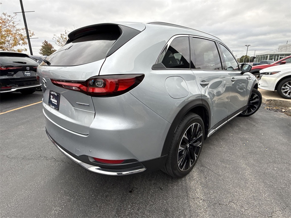 2024 Mazda CX-90 Plug-in Hybrid Premium Plus photo 2