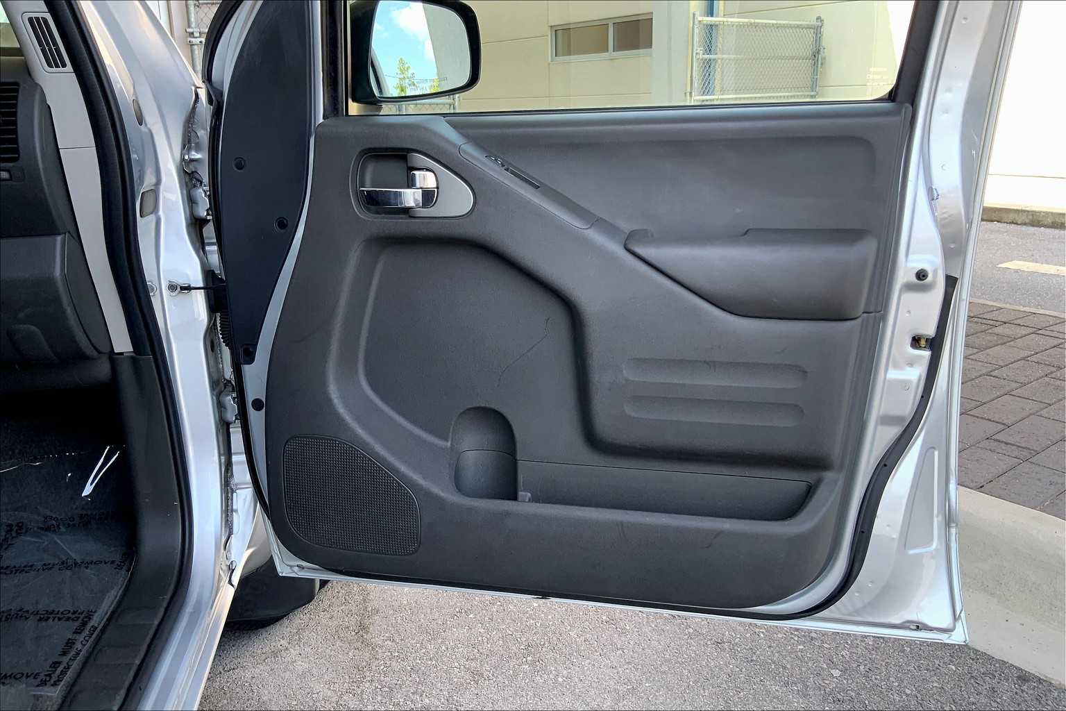 2017 Nissan Frontier SV photo 20