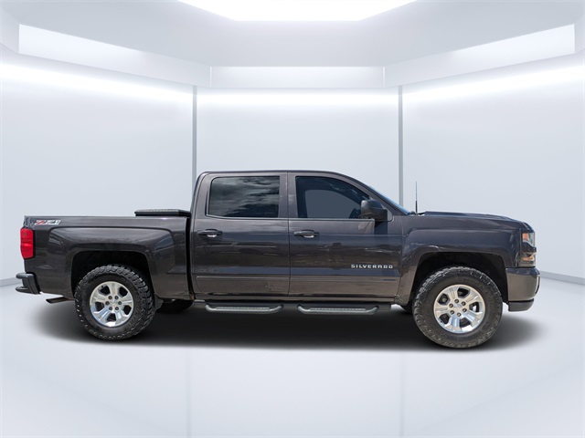 2016 Chevrolet Silverado 1500 LT photo 2