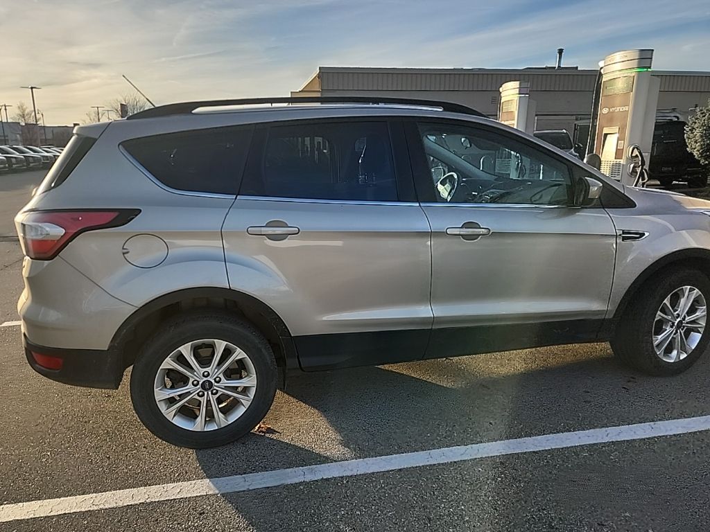 2018 Ford Escape SE photo 4