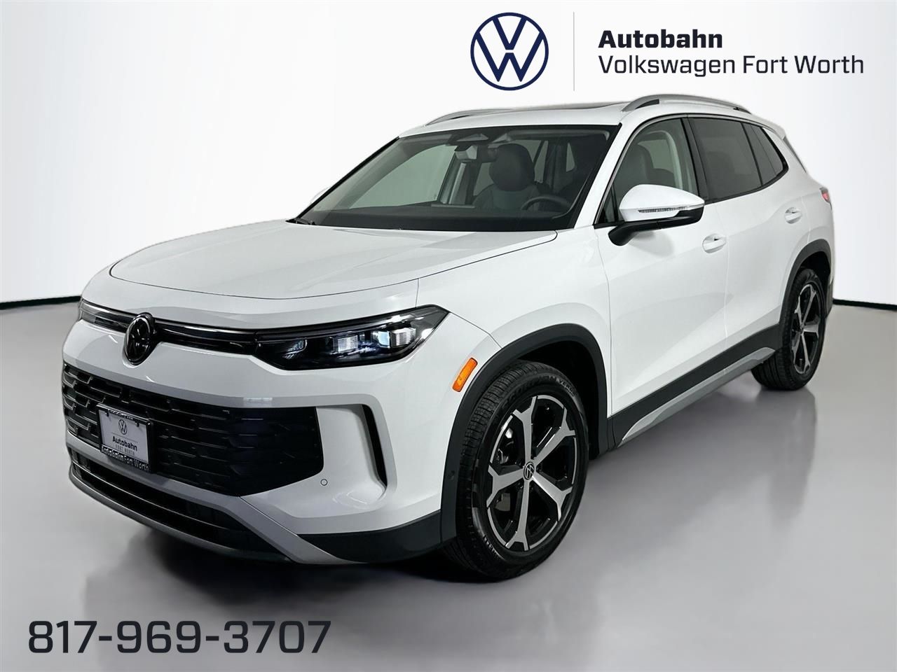 2025 Volkswagen Tiguan SE's photo