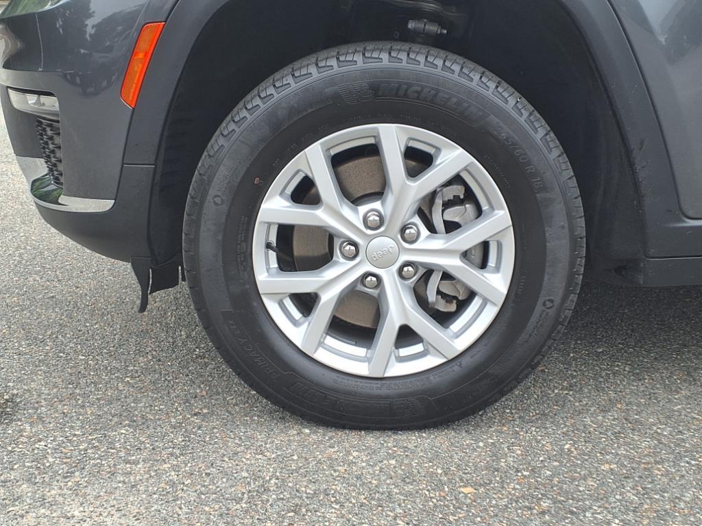 2023 Jeep Grand Cherokee Limited photo 4