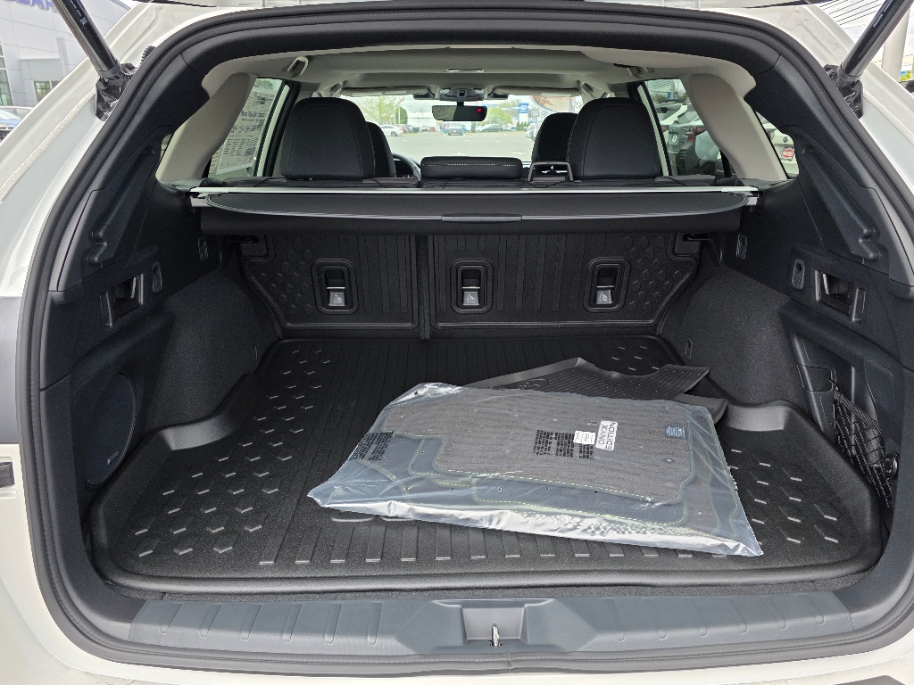 2025 Subaru Outback Onyx Edition photo 3
