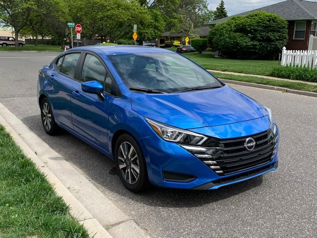 2023 Nissan Versa 1.6 SV photo 3