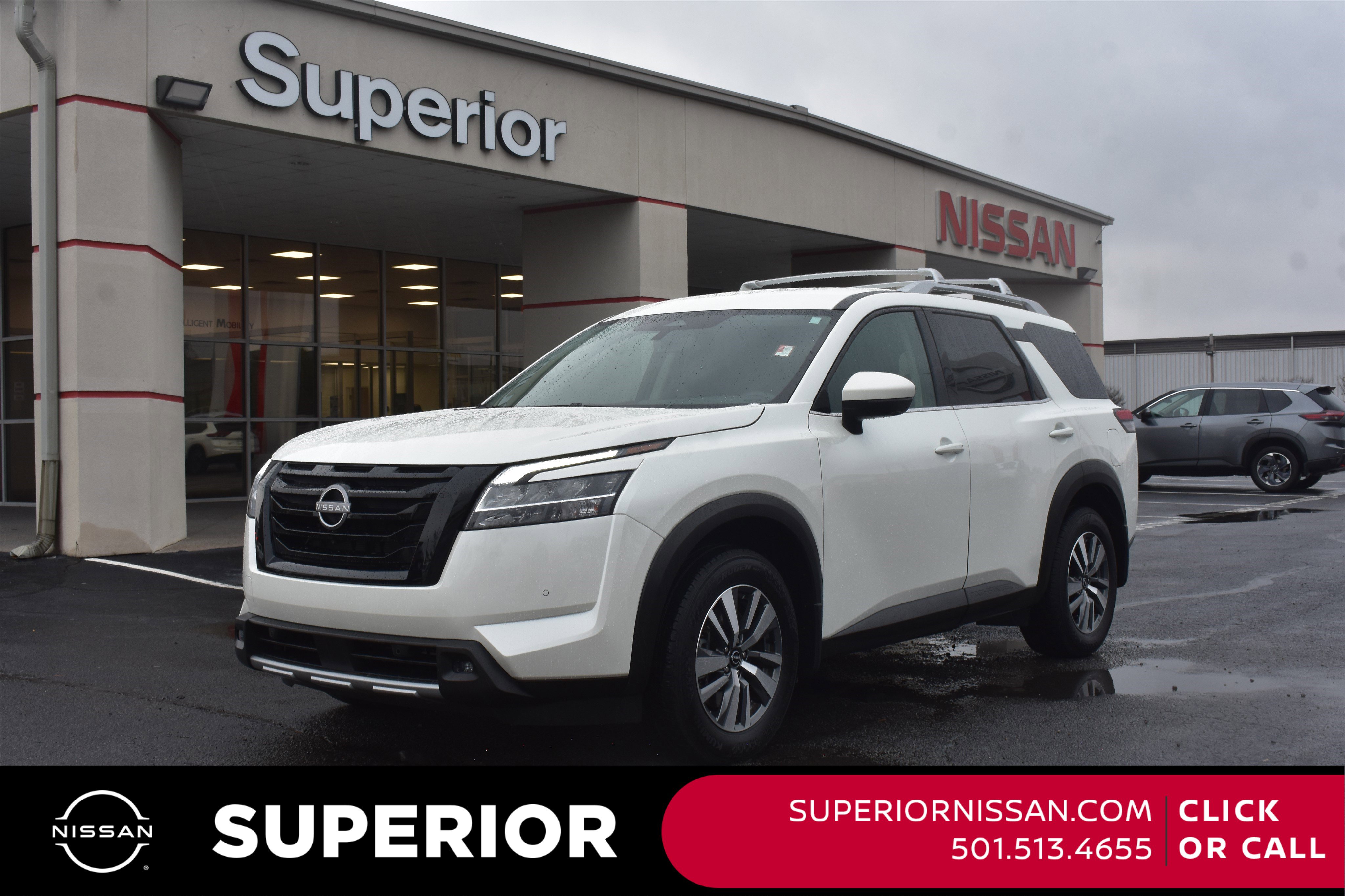 2024 Nissan Pathfinder SL's photo