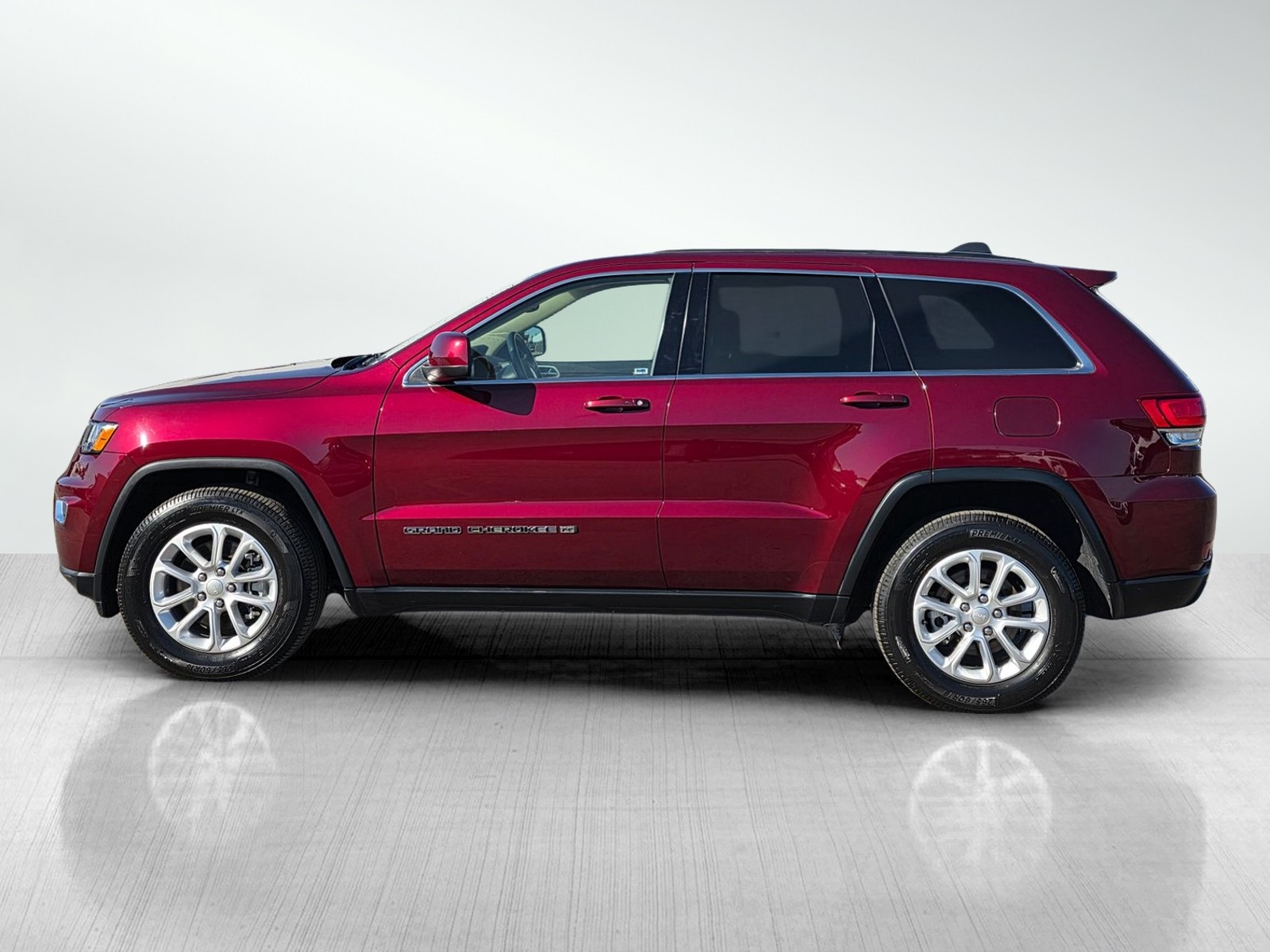 2022 Jeep Cherokee Laredo photo 2