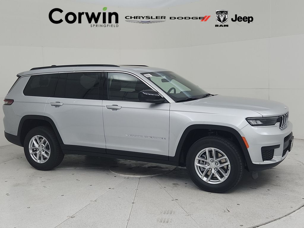 2025 Jeep Grand Cherokee L Laredo's photo