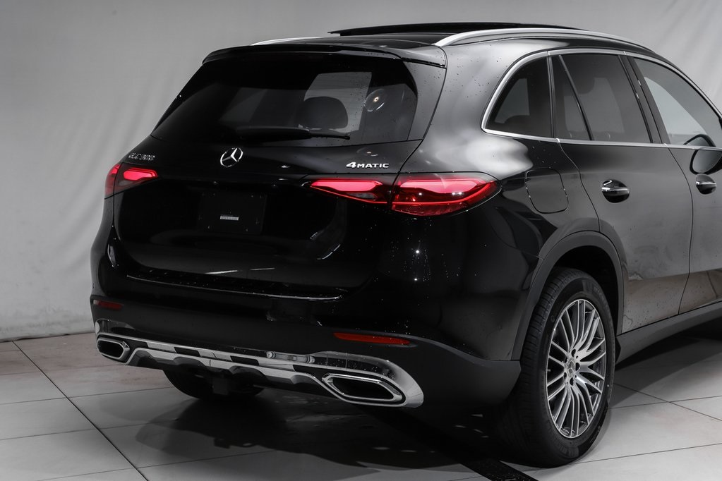 2025 Mercedes Benz GLC 300 4MATIC photo 3