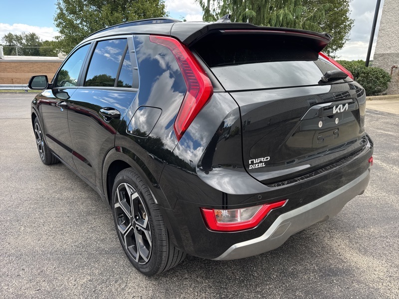 2023 Kia Niro EX Touring photo 3