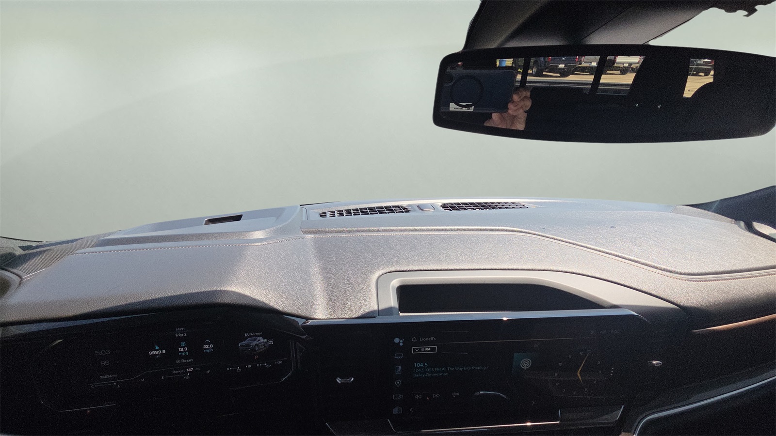 2022 Chevrolet Silverado 1500 High Country photo 9