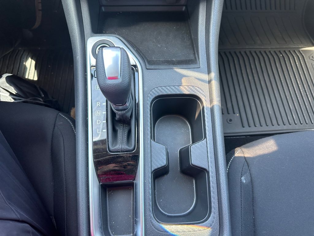 2025 Nissan Sentra SV photo 16