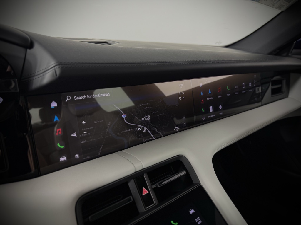 2024 Porsche Taycan photo 25