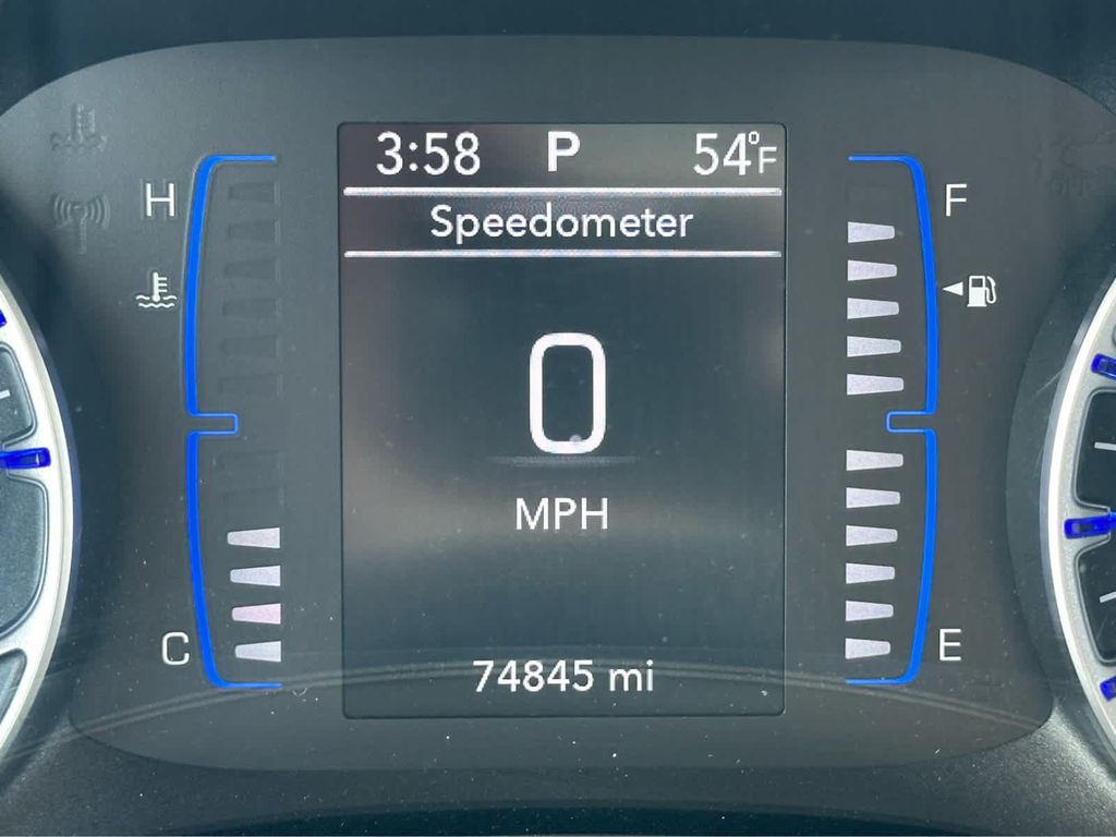 2023 Chrysler Voyager LX photo 29