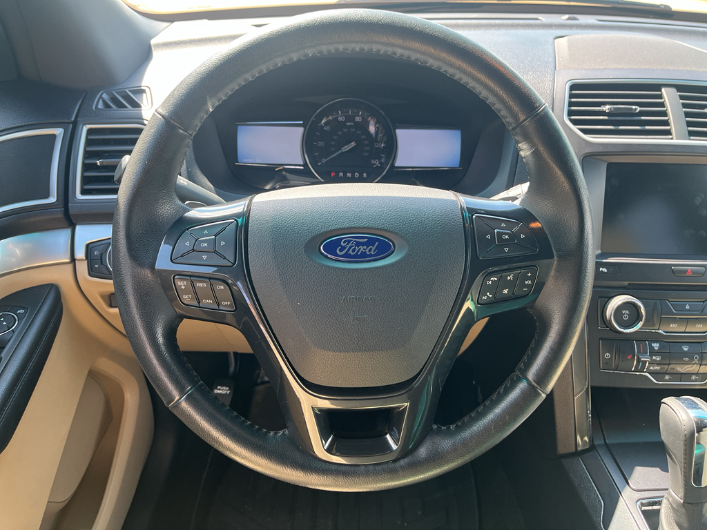 2016 Ford Explorer XLT photo 22