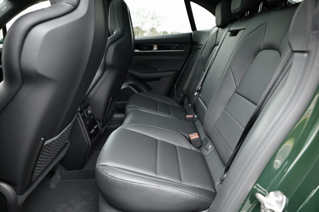 2025 Porsche Macan Electric photo 36