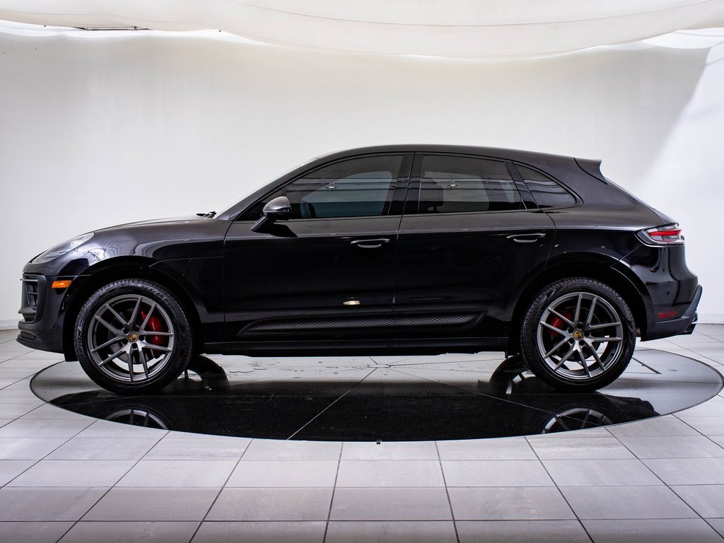 2022 Porsche Macan S photo 2