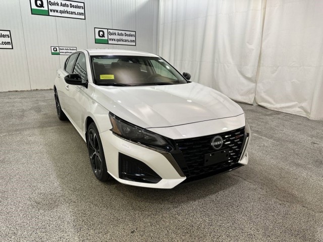 2025 Nissan Altima SR