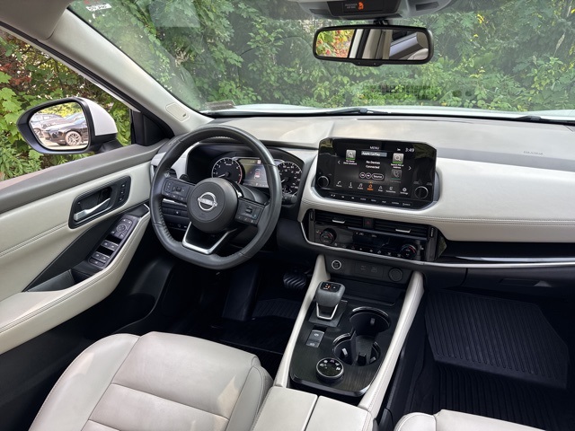 2023 Nissan Rogue SL photo 9