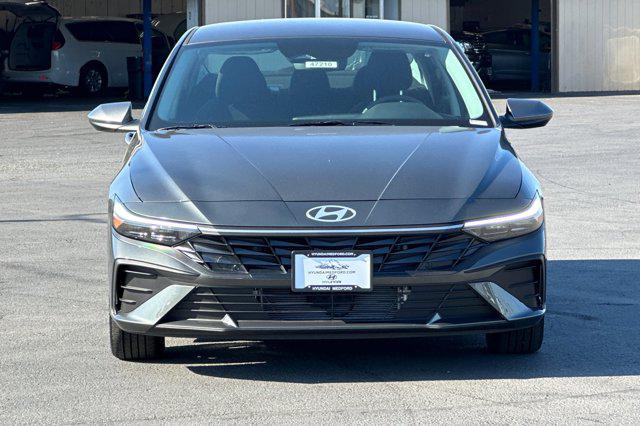 2025 Hyundai Elantra Blue SEL Sport photo 9