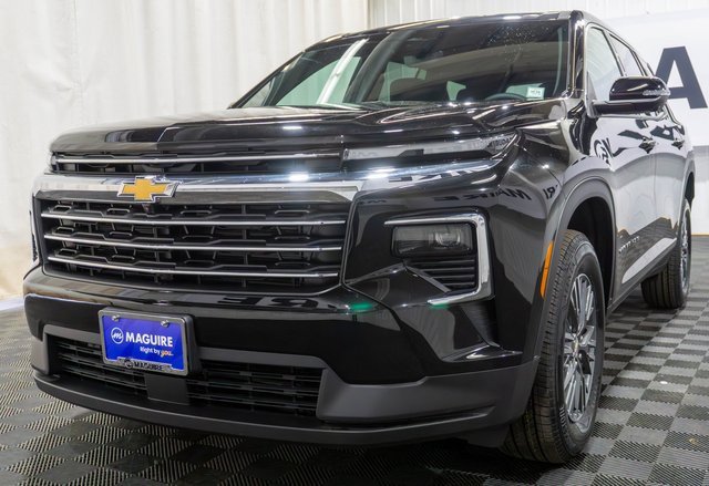 2026 Chevrolet Traverse photo 2