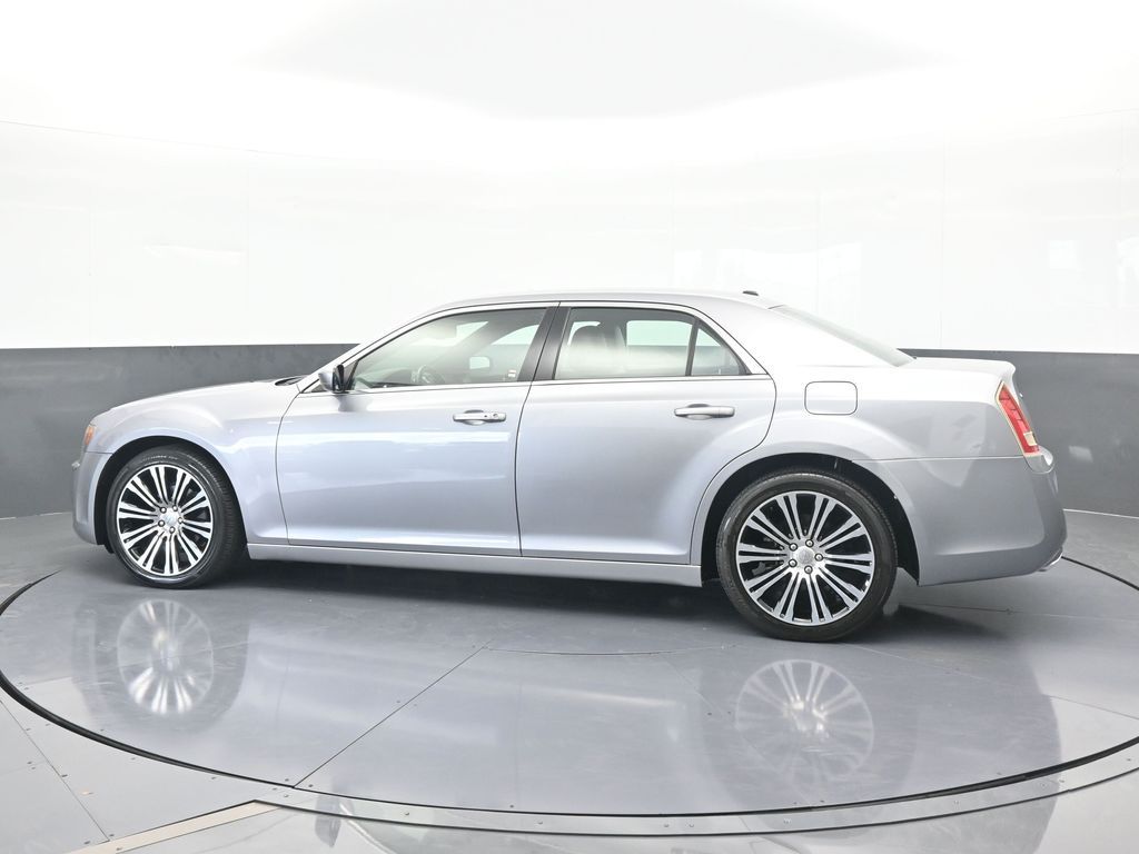 2014 Chrysler 300 S photo 3