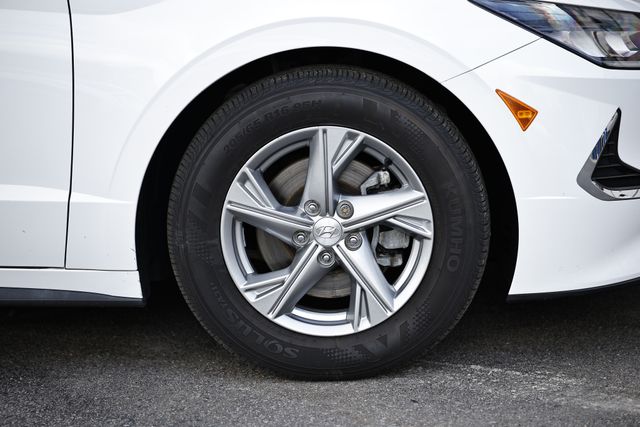 2023 Hyundai Sonata SE photo 2